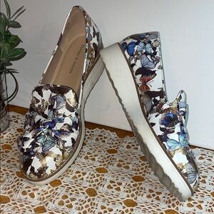 Elegant Butterfly Print Women's Loafers